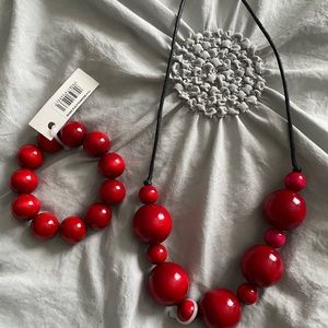 Red wooden necklace and bracelet